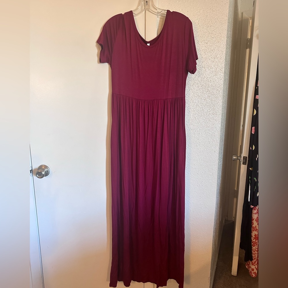 Simple, cotton plus size burgundy dress with pockets.